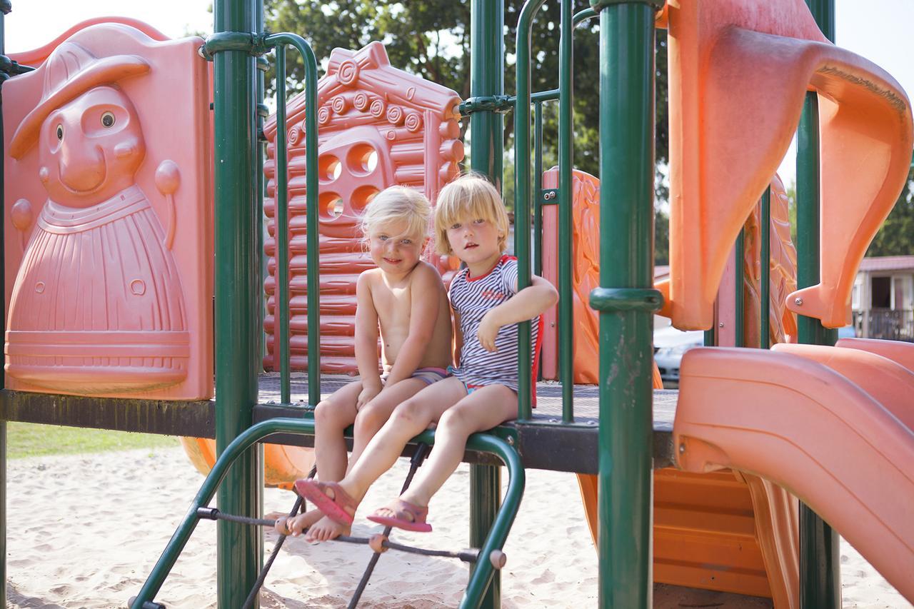 Oostappen Vakantiepark Droomgaard Kaatsheuvel Ngoại thất bức ảnh